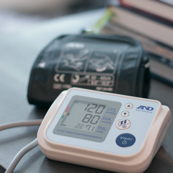 One-step Plus Memory Blood Pressure Monitor With Small Cuff - UA